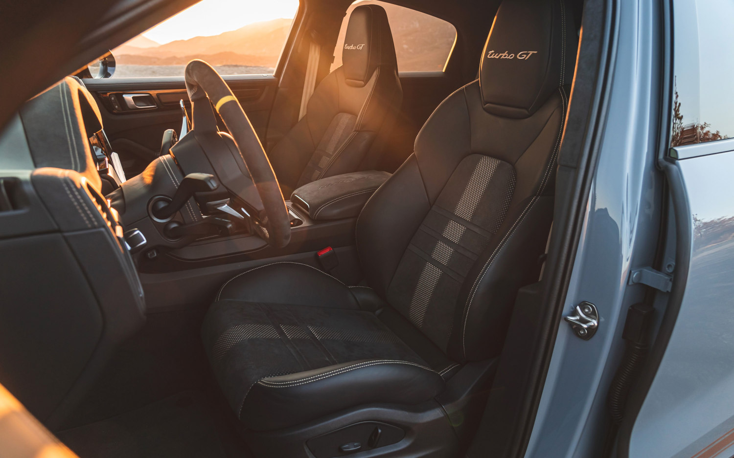 Porsche Cayenne Turbo GT 2022 SUV Drive